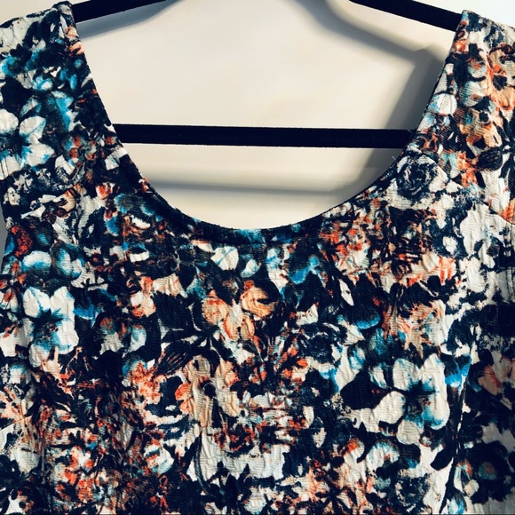 G:21 Large Floral Lacey Stretch Mini Sundress - Picture 4 of 10